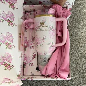 BRAND NEW Stanley xLove Shack Fancy Holiday Quencher Tumbler 40OZ RosaBeaux Pink